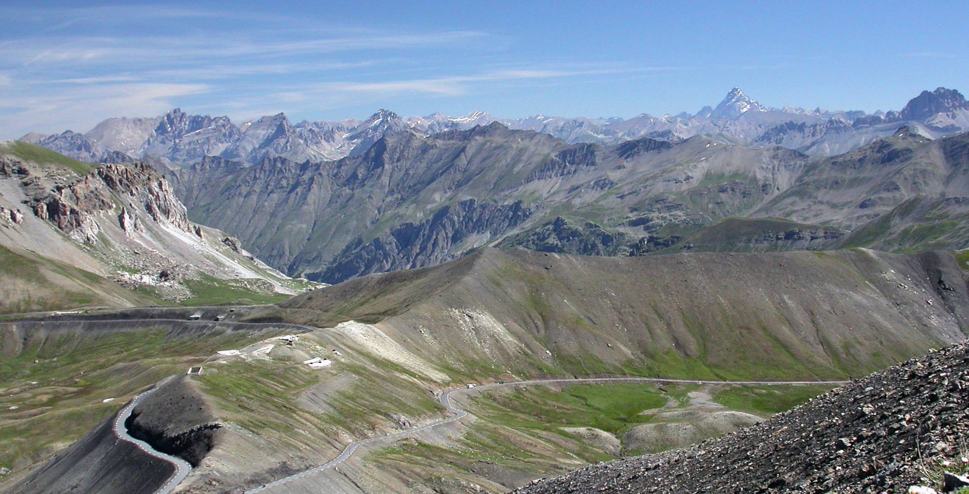 Col de la Bonette en tout début d'été © Anthony Turpaud / Parc national du Mercantour