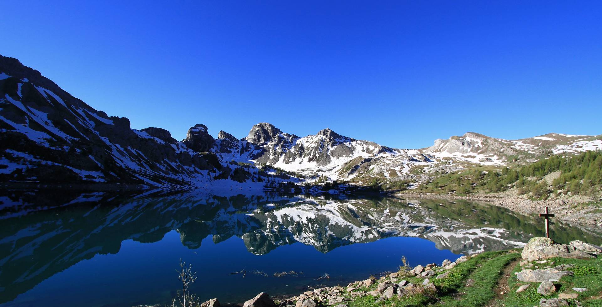 Lac d'Allos et les Tours du Lac © Julien Charron / Parc national du Mercantour