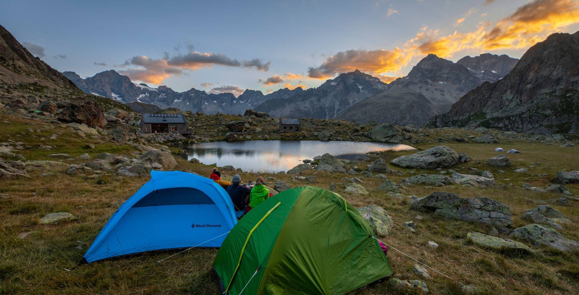 Bivouac au lac de Vallonpierre © Thibualt Blais - Parc national des Ecrins