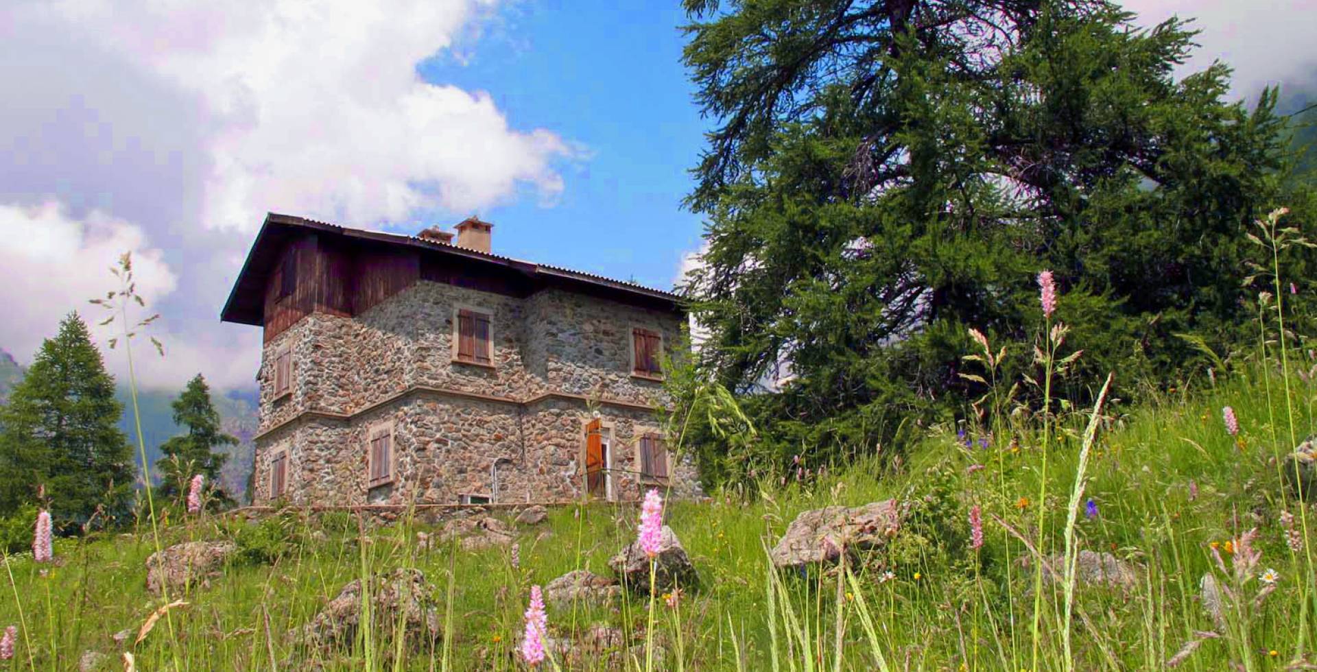 Vue générale, gîte de la Gordolasque © La Semeuse
