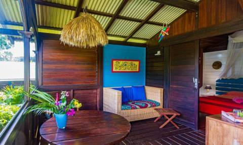 Terrasse et chambre cabane © Piton Bungalows