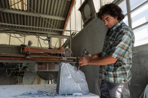 Jean-Jacques Abdallah dans son atelier © Christophe Cuenin - Parc national des Pyrénées