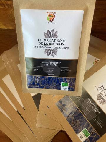 Tablettes de chocolat noir 75% © Esther Lobet Bedjedi - Parc national de La Réunion