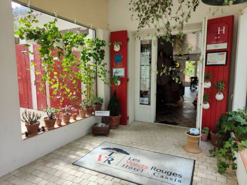 Hôtel Les Volets Rouges, accueil © Thomas Burel-OFB