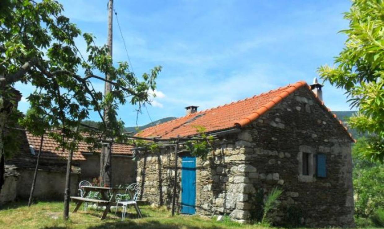 Gîte 2 personnes  avec terrasse ouverte sur prairie