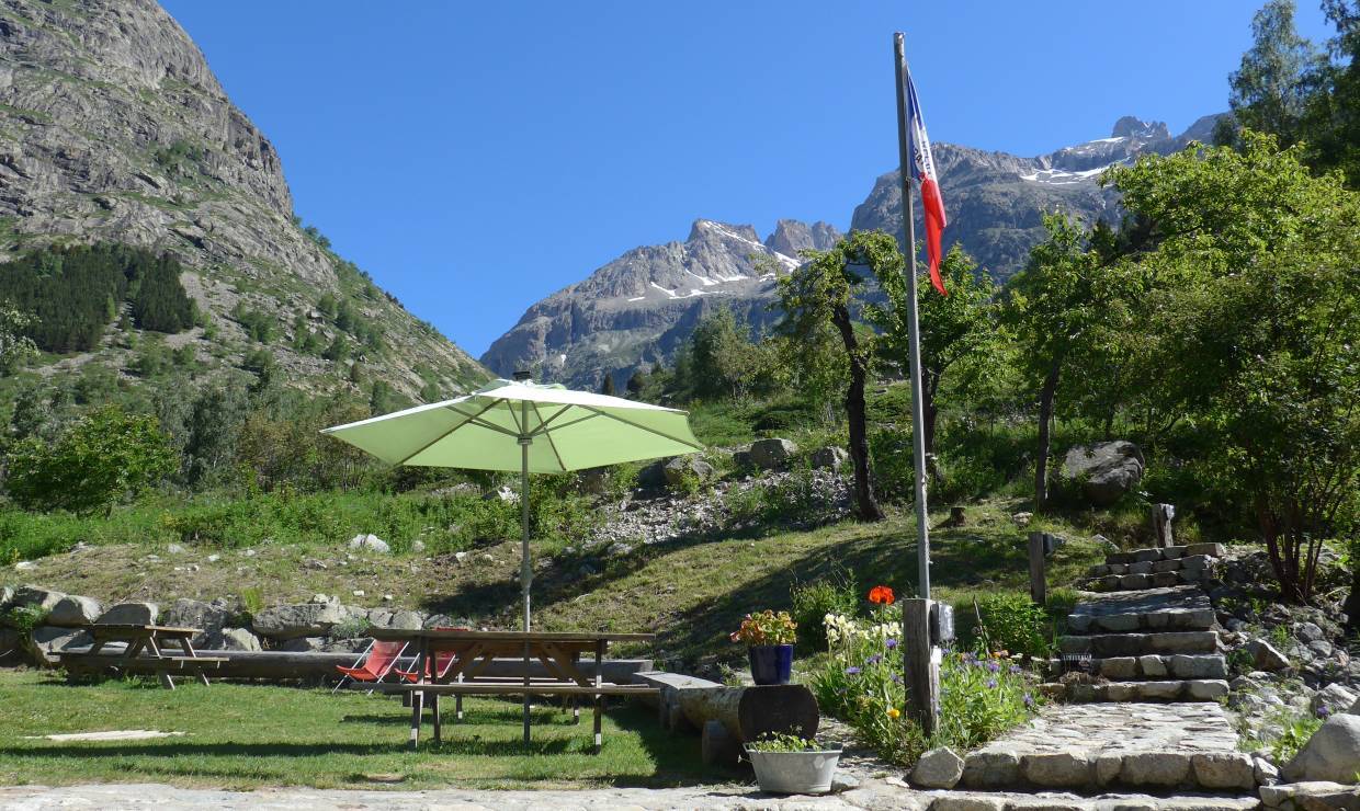 La terrasse_Chalet Alpin de la Bérarde