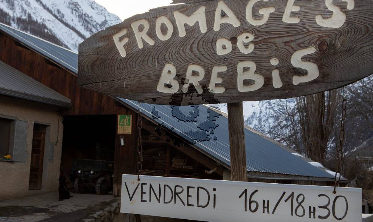 Vente à la ferme GAEC d'Eïbans © Thierry Maillet - Parc national des Ecrins