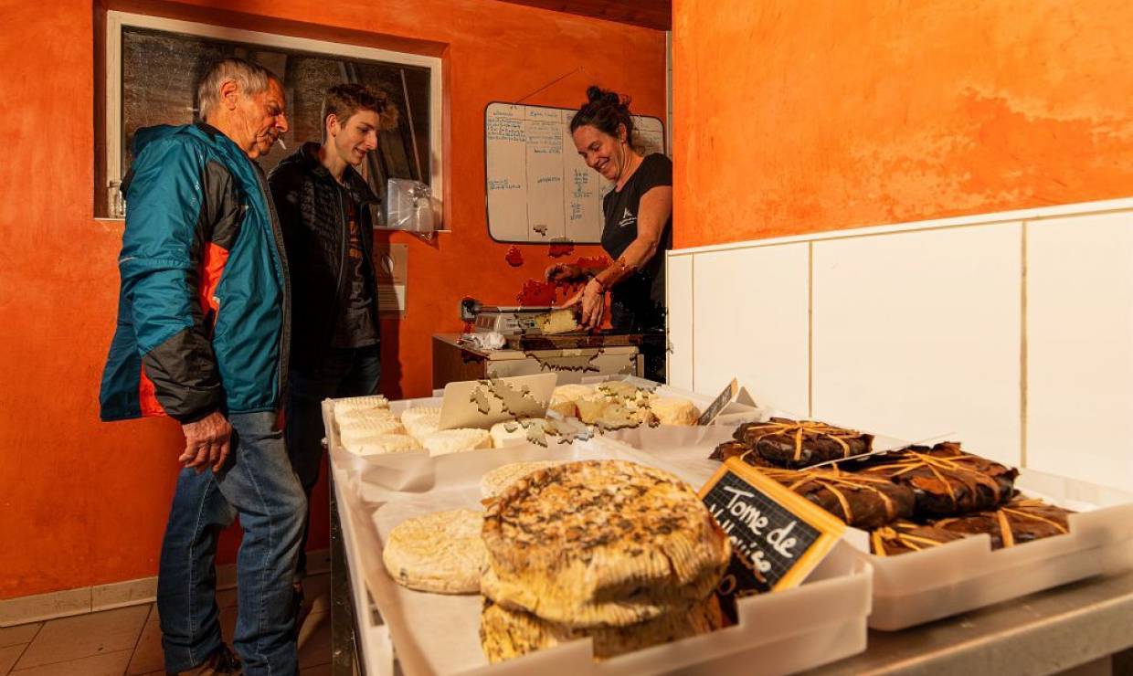 Vente à la ferme GAEC d'Eïbans © Thierry Maillet - Parc national des Ecrins