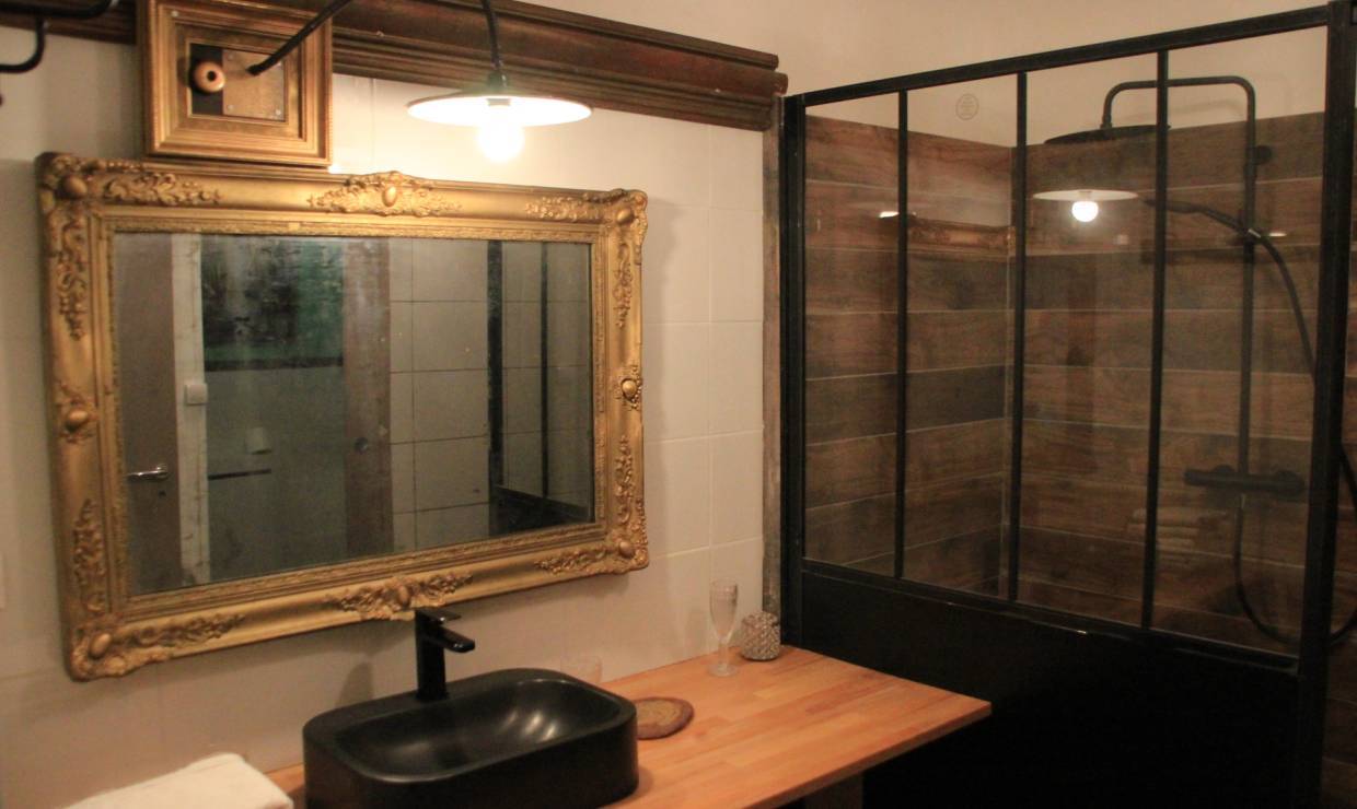 Salle d'eau du gîte des Z'uns possible © Les Z'uns possible