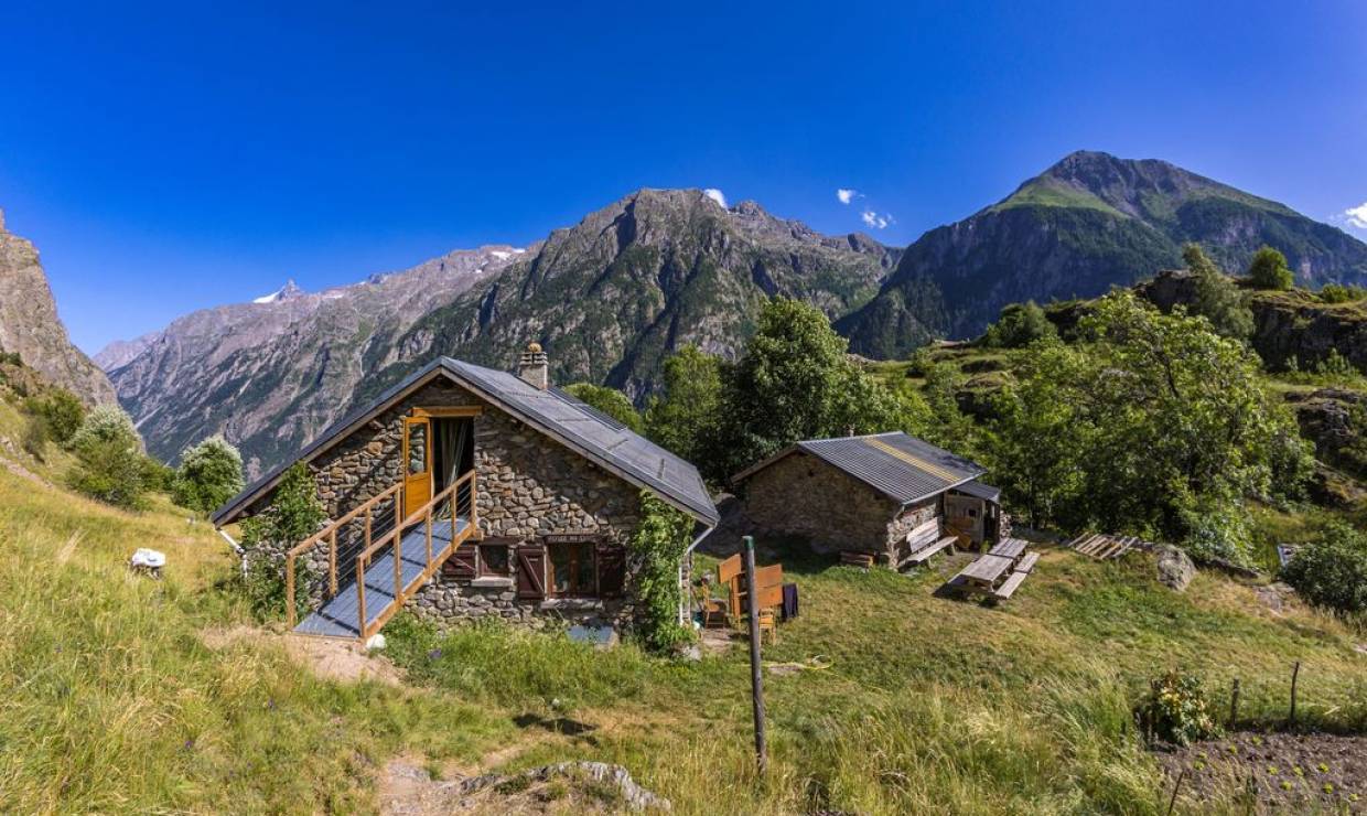 Refuge des Clots © Bertrand Bodin - Parc  national des Ecrins