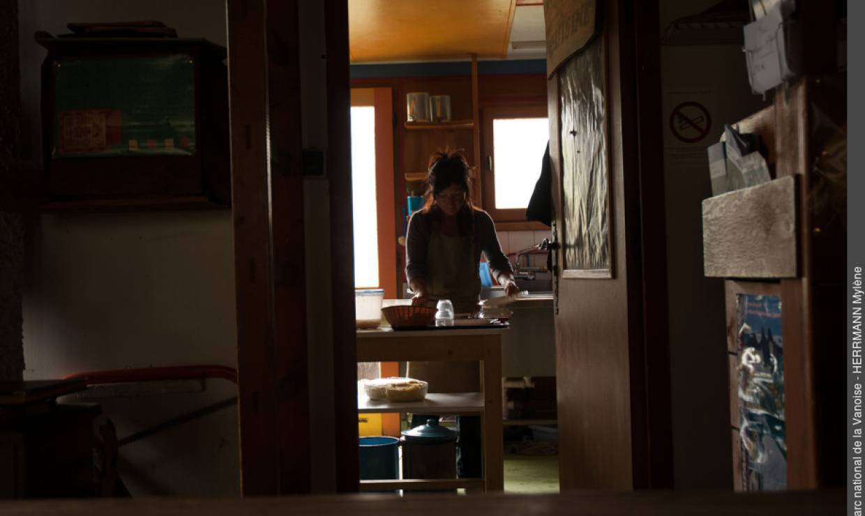 Dans les cuisines du refuge de Fond des Fours