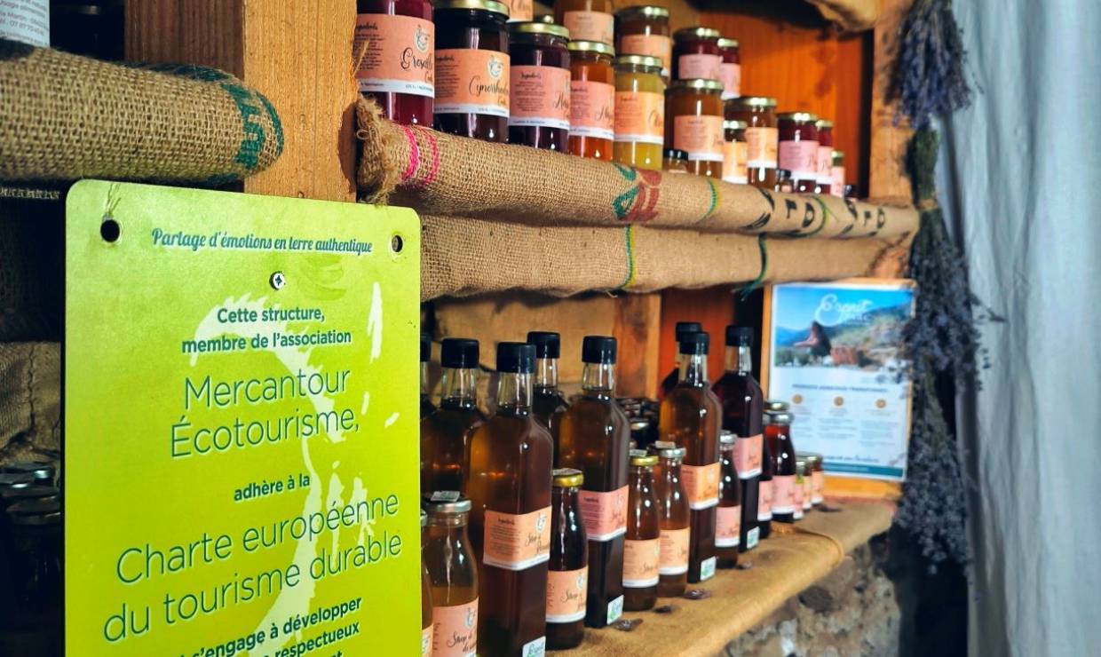Magasin d'alimentation bio © Les Herbes Folles