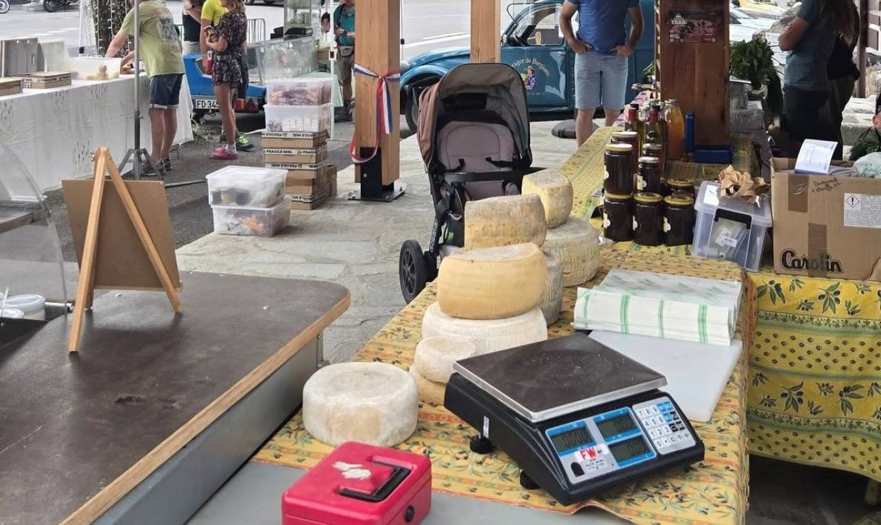 Sur le marché © Le Fromager du Mounier
