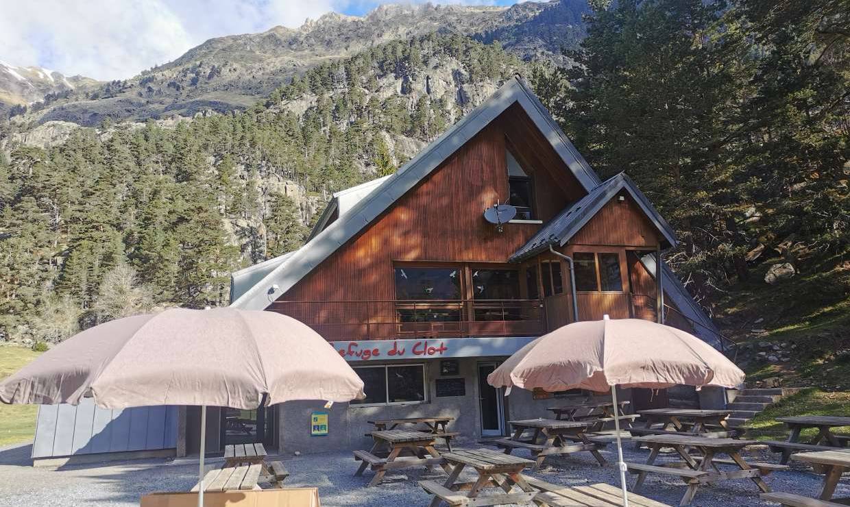 Refuge du Clot