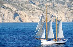 Croisière voile au coeur des Calanques © Goélette Alliance