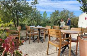 Les Volets Rouges, terrasse © Thomas Burel - OFB