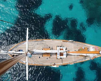 Croisière voile au coeur des Calanques © Goélette Alliance