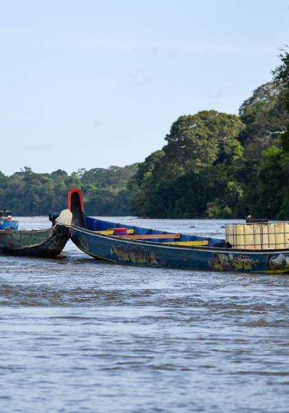 Pirogues sur le Maroni © Stephanie Bouillaguet / Parc amazonien de Guyane