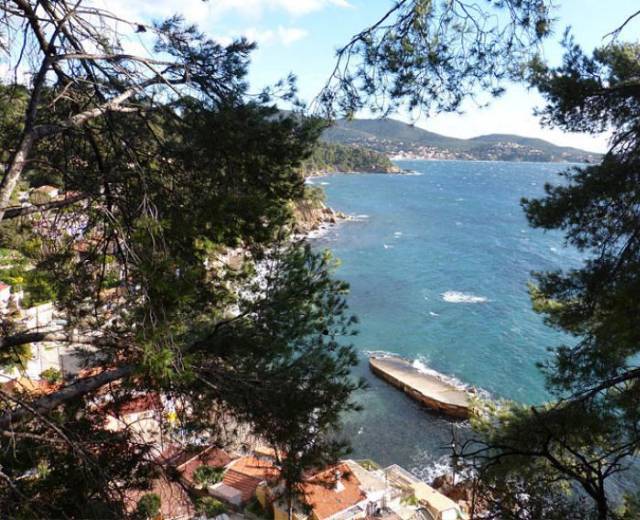A proximité innédiate de la mer