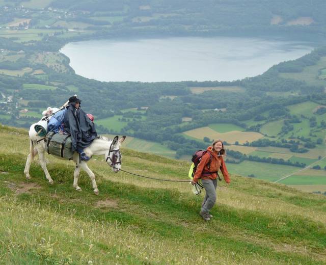 Randonnée en ânes avec vue sur lac de la Matheysine © Imberdis Ludovic et Marion
