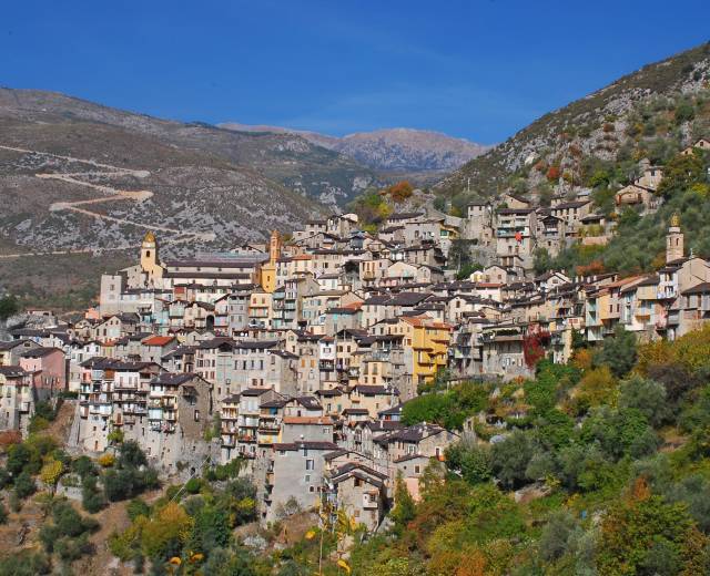 Village de Saorge au dessus des gorges de la Roya © Eric Le Bouteiller / Parc national du Mercantour