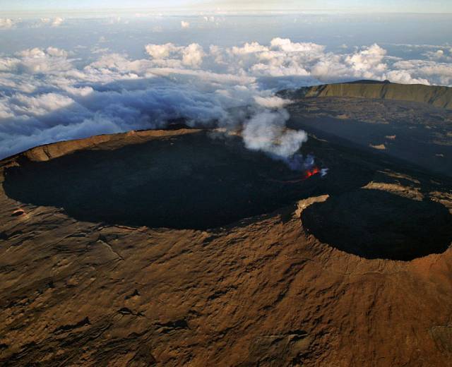 Sommet de la Fournaise, éruption 2006 © Hervé Douris / Parc national de La Réunion