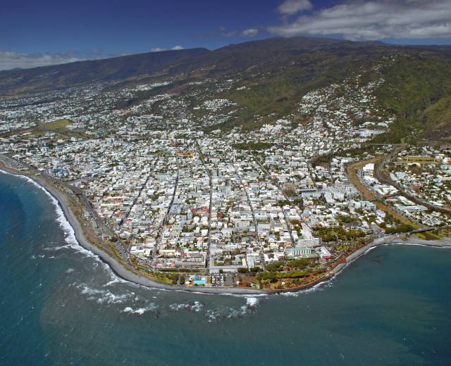 Vue aérienne de Saint-Denis © Hervé Douris / Parc national de La Réunion