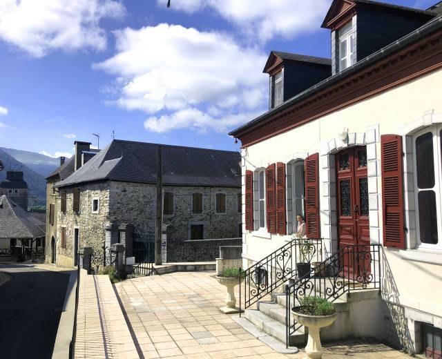 Chambres d'hôtes Gainaa depuis les ruelles du village