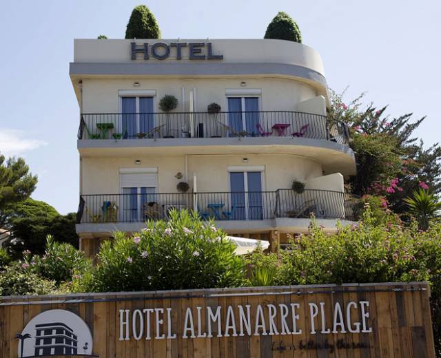 Hôtel Almanarre Plage © Hélène Dos Santos – Parc national de Port-Cros