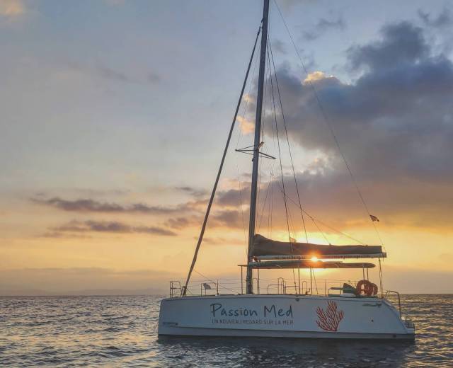 Catamaran_ Té Mahana Passion Med coucher_de_soleil