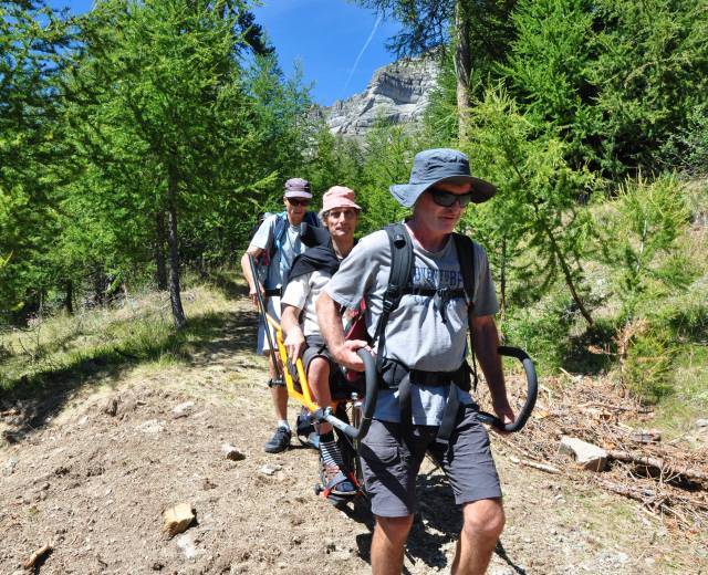 Joëlette © Bureau des accompagnateurs du Champsaur