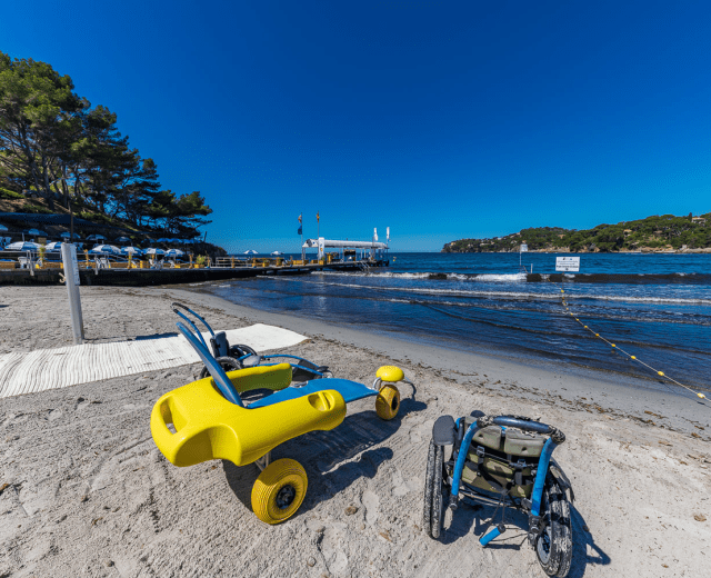 Tiralo, plage hôpital René Sabran © Un fauteuil à la mer