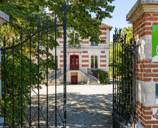 Portail © Villas du Parc en Bourgogne