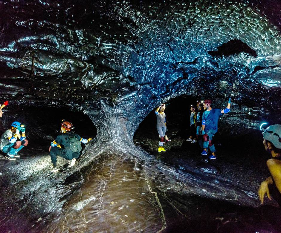 Découverte des tunnels de lave-Coulée 2004 © Sébastien Conejero / Parc national de La Réunion