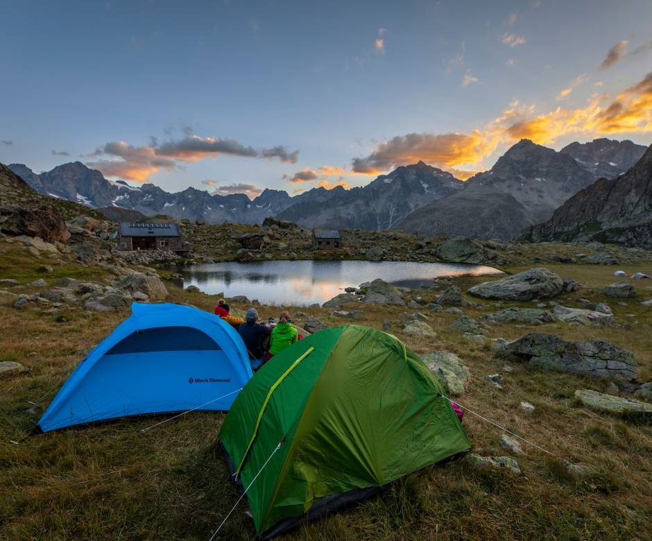 Bivouac au lac de Vallonpierre © Thibualt Blais - Parc national des Ecrins