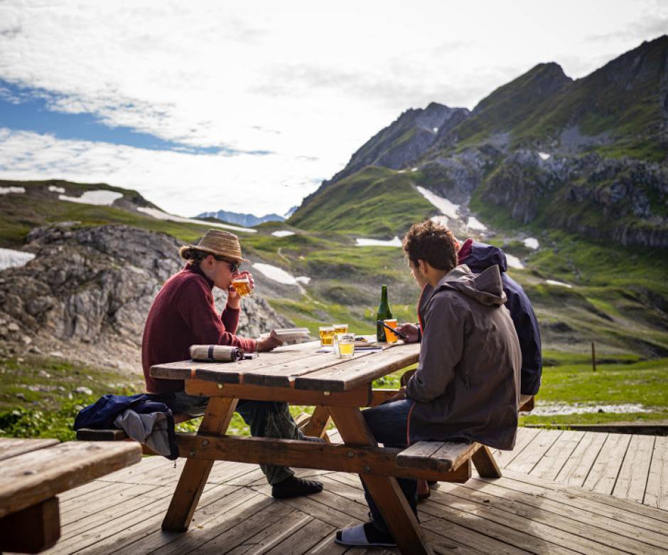 Refuge col du Palet, terrasse © Pierre Witt - Parc national de la Vanoise