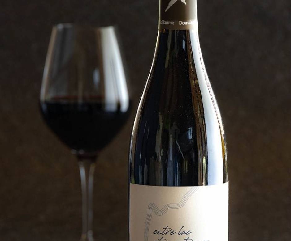 Vin rouge Entre lac et montagnes ; Domaine du Mont Guillaume © Bertrand Bodin - Parc national des Ecrins