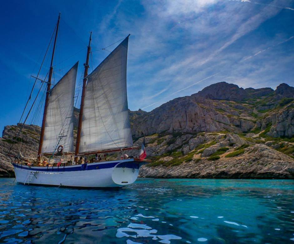Croisière voile au coeur des Calanques © Goélette Alliance