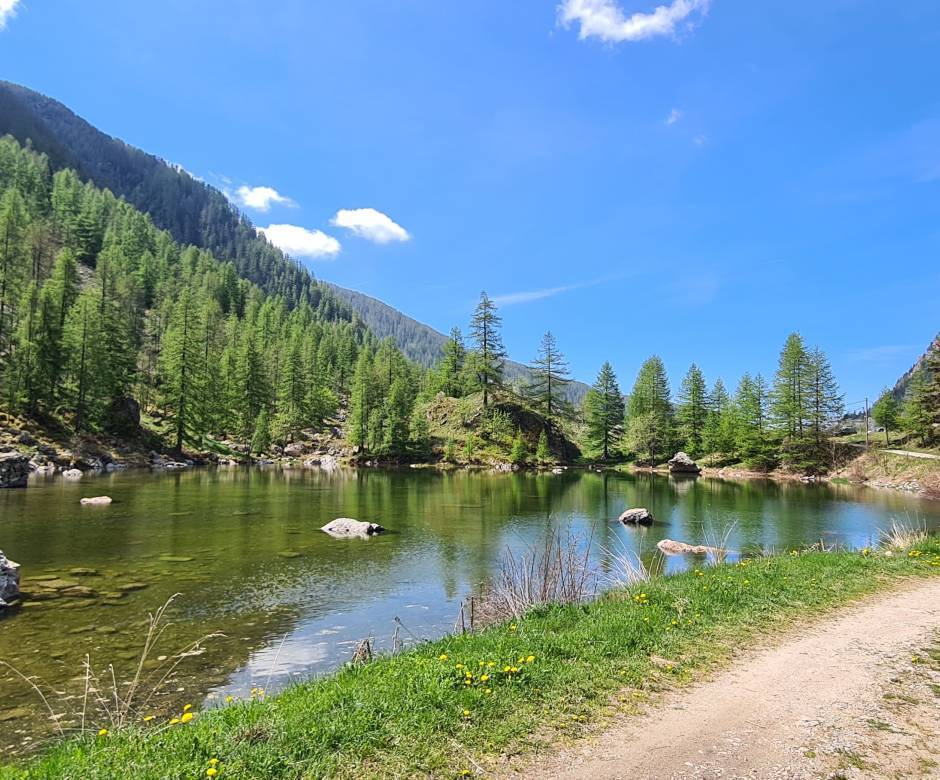 Lac de Saint-Grat près du gîte de la Gordolasque © La Semeuse