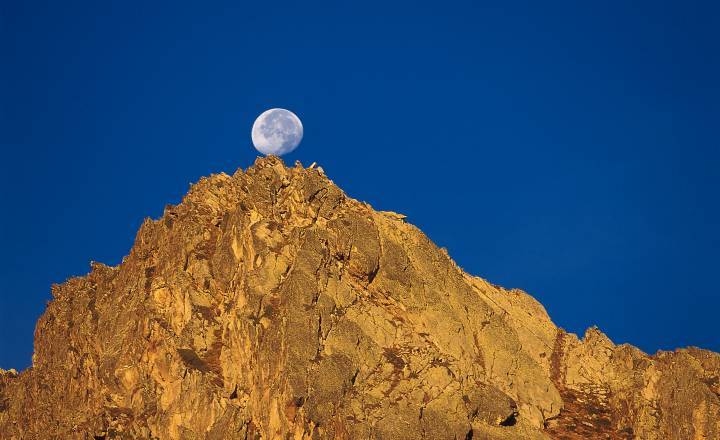 Lever de lune sur la cime du Diable © Gilbert Rossi / Parc national du Mercantour