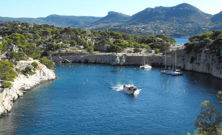 Calanque de Port-Miou, lieu de résurgence des eaux de la rivière souterraine de Cassis © DR Parc national des Calanques