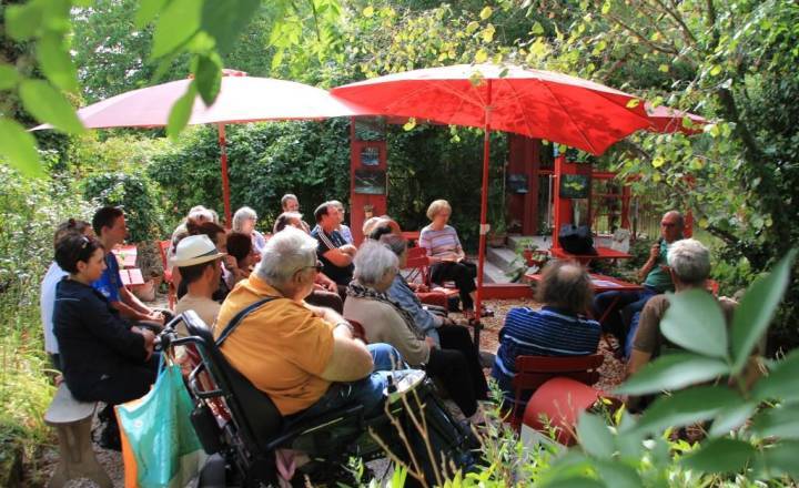 Terrasse café culturel associatif © Les Z'uns possible