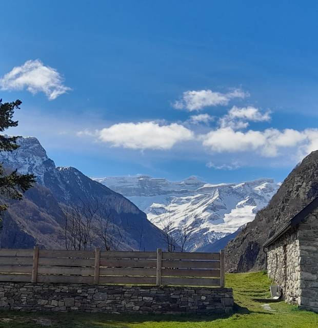 Grange avec Cirque de Gavarnie