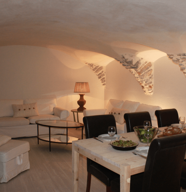 Le salon de L'Eyssart by night